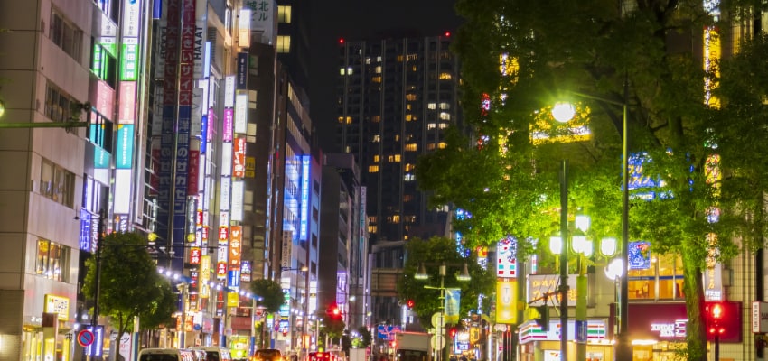 夜の繁華街